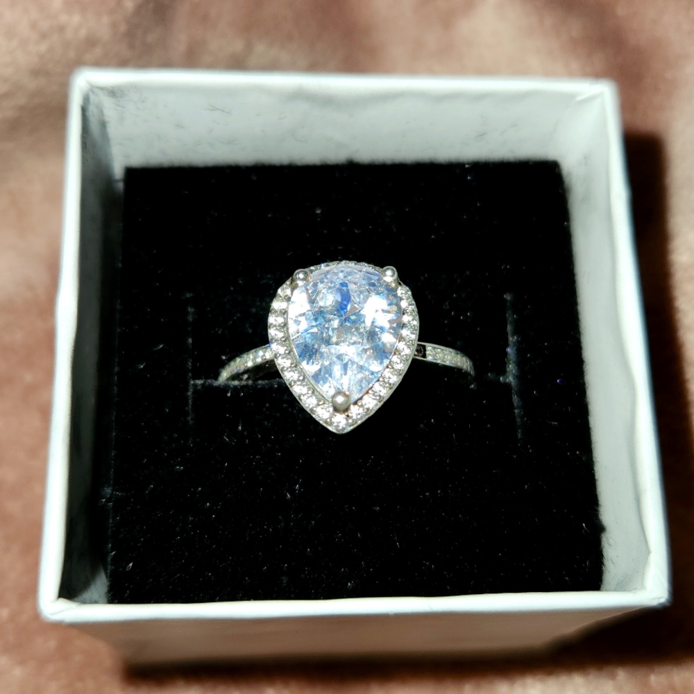 Pandora Sparkling Teardrop Halo Ring